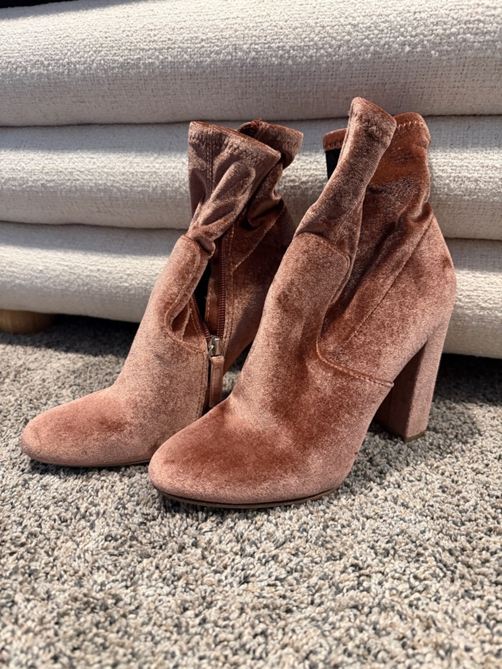 Steve Madden Rose-Brown Velvet Knot Block Heel Ankle Boots